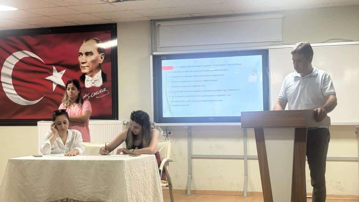 2024-2025 EĞİTİM-ÖĞRETİM YILI REHBER ÖĞRETMEN/PSİKOLOJİK DANIŞMANLAR İLE  SENE SONU REHBERLİK HİZMETLERİ TOPLANTISI YAPILMIŞTIR.